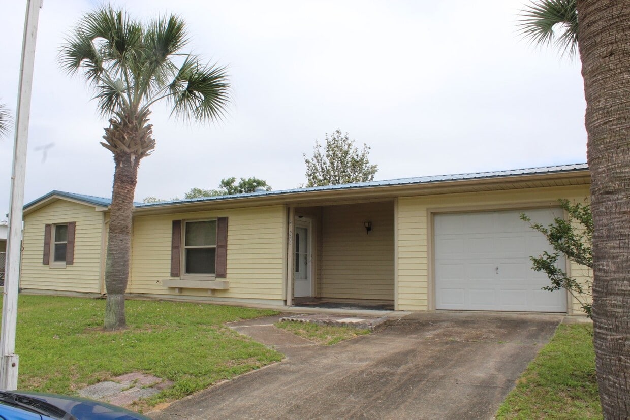 2081 Morven St, Chipley, FL 32428 House Rental in Chipley, FL