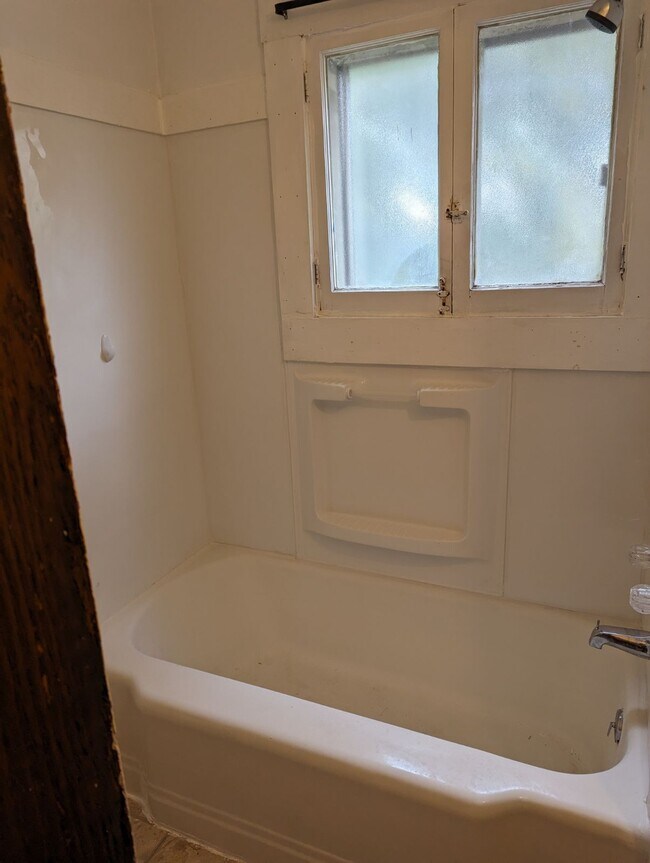 185 Winchester St, Rochester, NY 14615 Townhome Rentals in Rochester