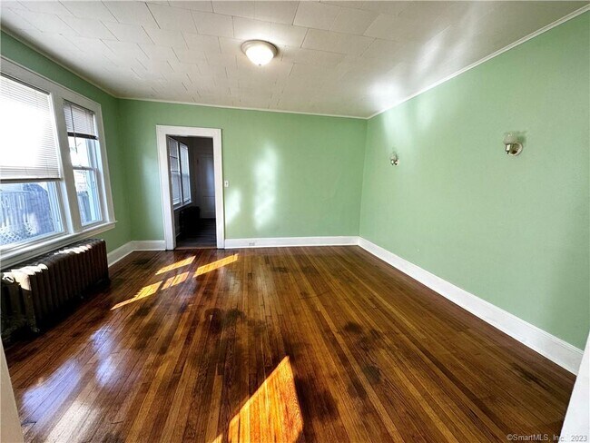 Building Photo - 119 Edna Ave