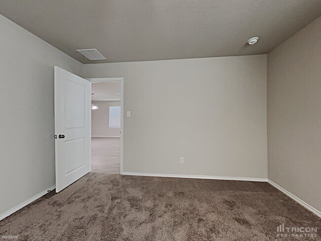 Foto del edificio - 7802 Blue Gulf Dr