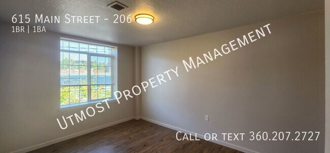 Building Photo - 615 Main St