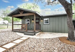 Building Photo - 1302 McAllen Dr