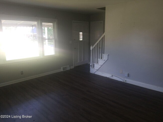 Foto del edificio - 7800 Carnation Dr