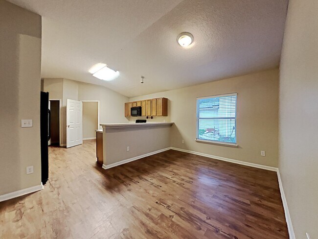 Foto del edificio - 3501 Whisper Creek Boulevard