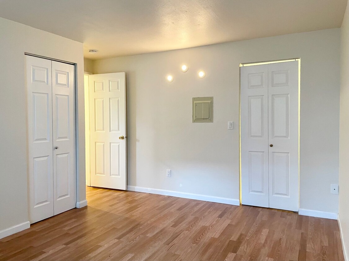 Primary Photo - Recently Remodeled 2 Bed 1 Bath Condo