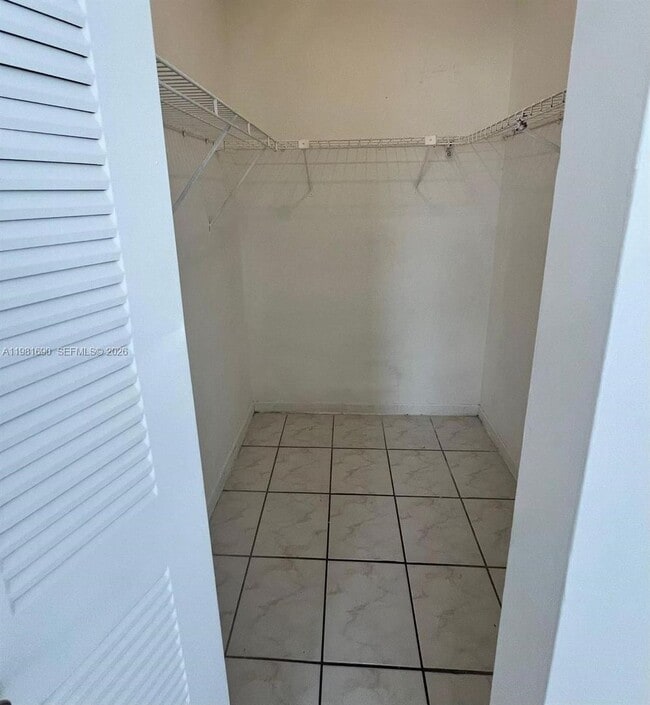 Foto del edificio - 590 NW 114th Ave