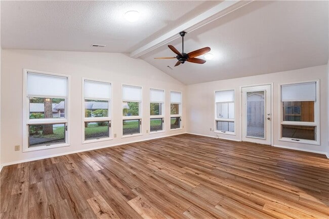 Building Photo - 17 Mellor Ln