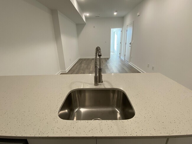 Building Photo - 709 N 44th St