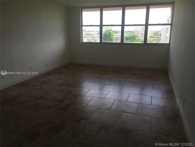 Foto del edificio - 9001 SW 77th Ave