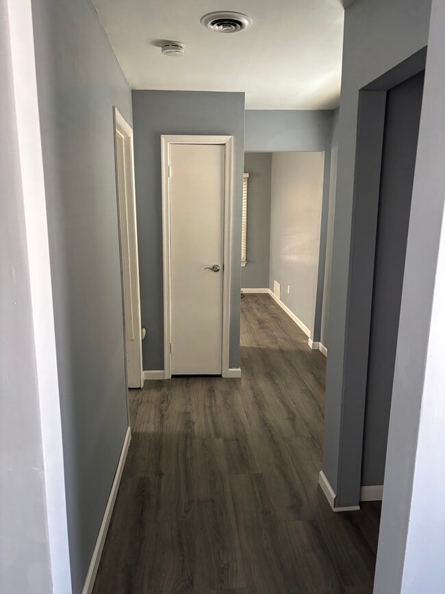 Building Photo - 1170 Gershal Ave