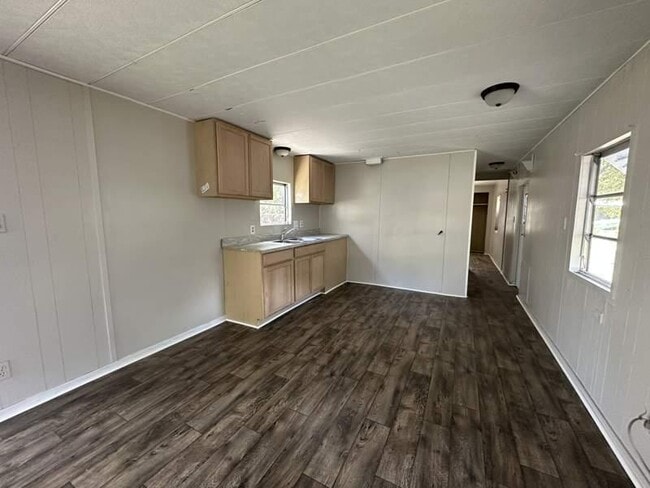 Building Photo - 130 S Suncoast Blvd