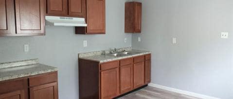 Building Photo - 2 St Luke Ct