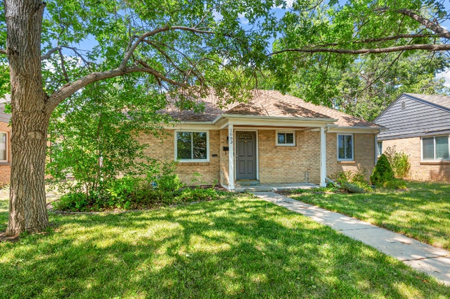 Photo - 1663 Poplar St House