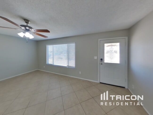 Building Photo - 3727 E Dahlia Dr