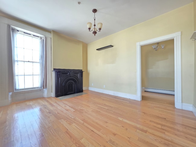 Building Photo - 128 Hammond St