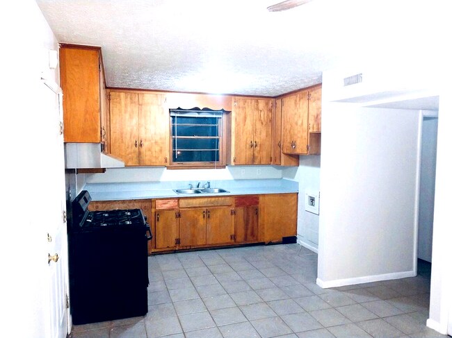 Foto del edificio - 3260 Harrison Rd