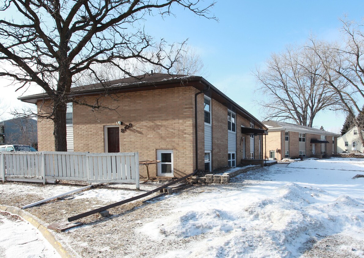 8113 Bass Lake Rd, New Hope, MN 55428 Apartments in New Hope, MN