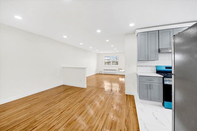 Foto del edificio - 4392 Carpenter Ave