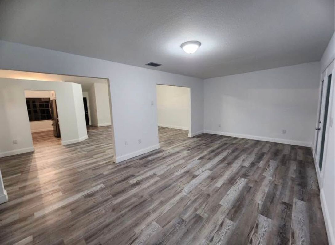 Foto del edificio - 4550 Springview Cir