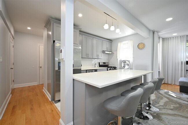 Foto del edificio - 105-25 65th Ave