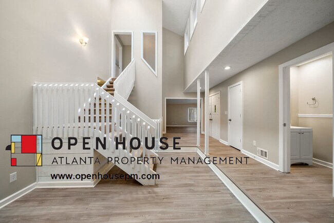 Foto del edificio - 1285 Laurel Cliff Dr SE, Smyrna