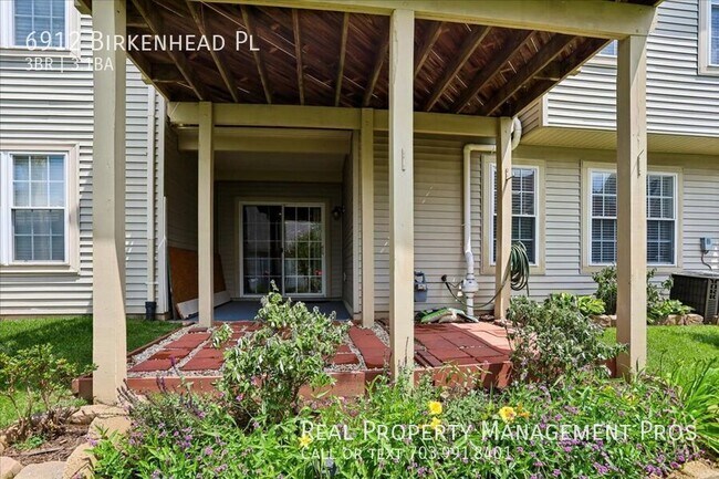 Building Photo - 6912 Birkenhead Pl