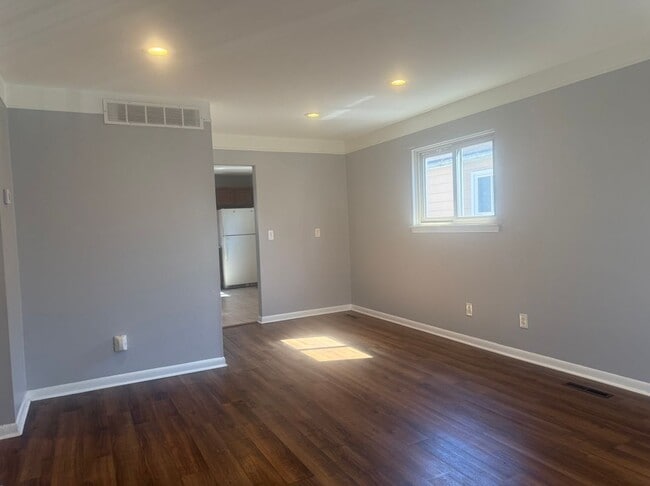 Building Photo - 4631 Ziegler St