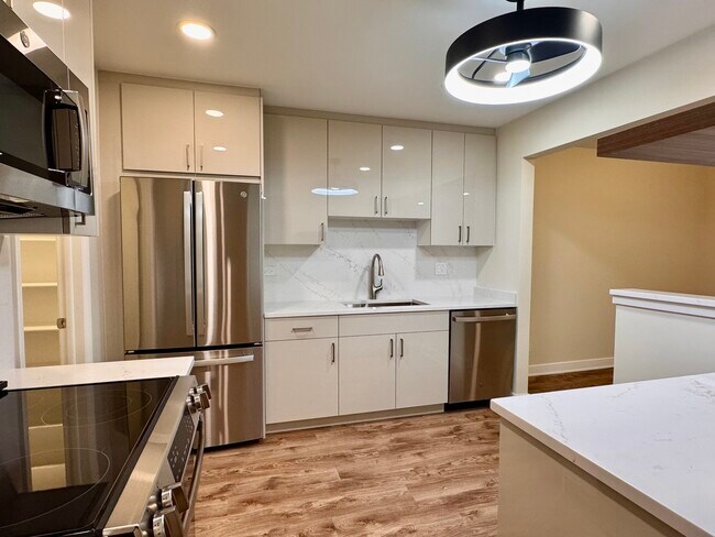 Foto del edificio - 205 Blossom Ct