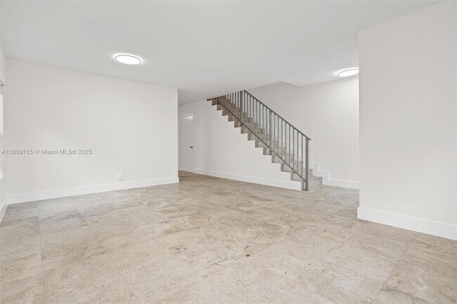Foto del edificio - 3181 SW 24th St