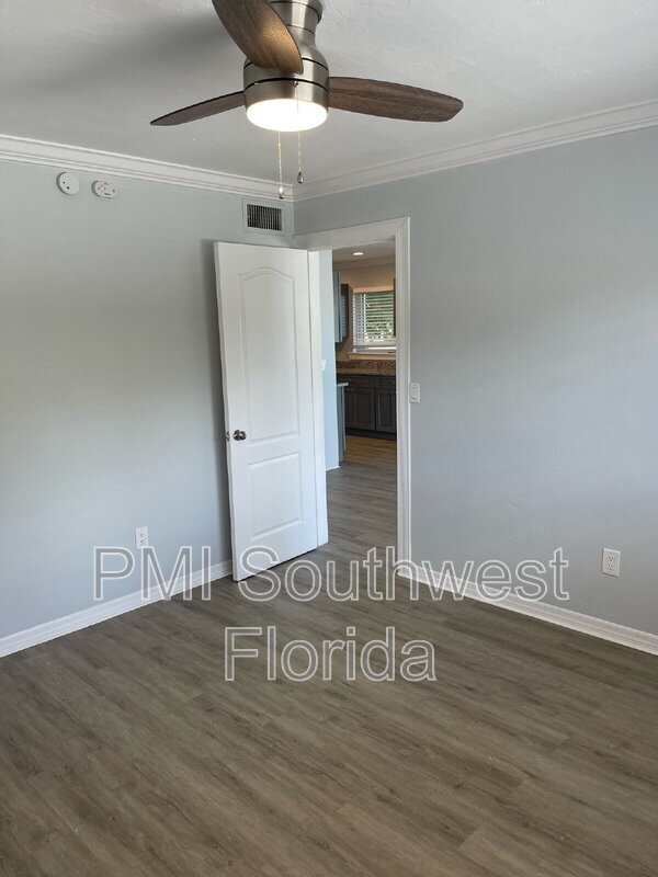 Building Photo - 6369 Gateway Ave