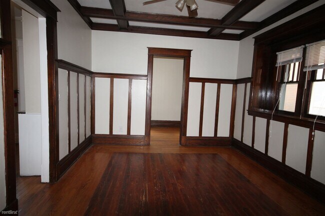 Building Photo - 3 br, 2.5 bath House - 828 W Walnut St