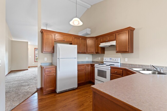 Foto del edificio - Perry Creek Townhomes - Midland, MI