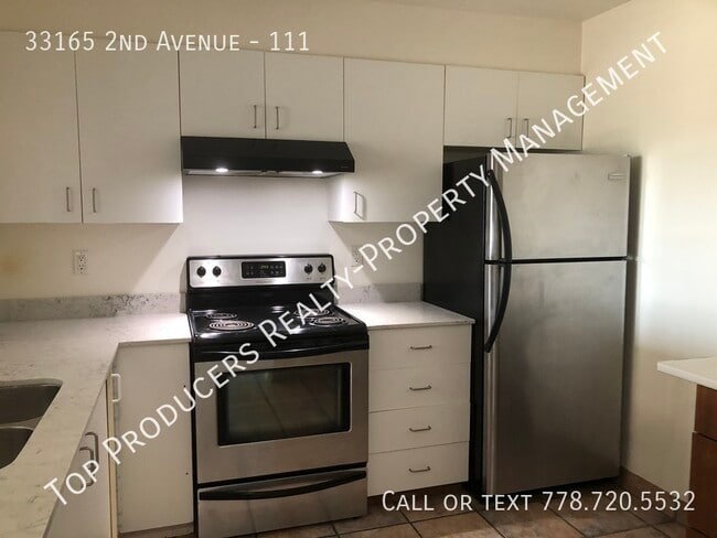 Building Photo - GREAT PRICE 3 BEDROOM APARTMENT