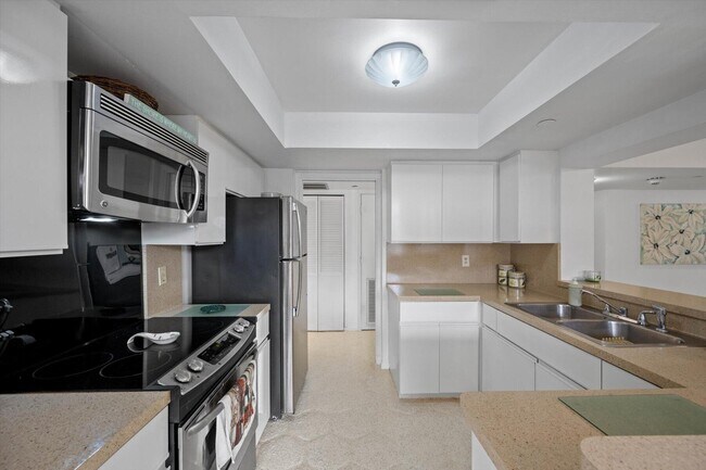 Building Photo - 3555 S Ocean Blvd