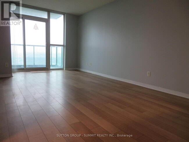 Building Photo - 4900 Glen Erin Dr