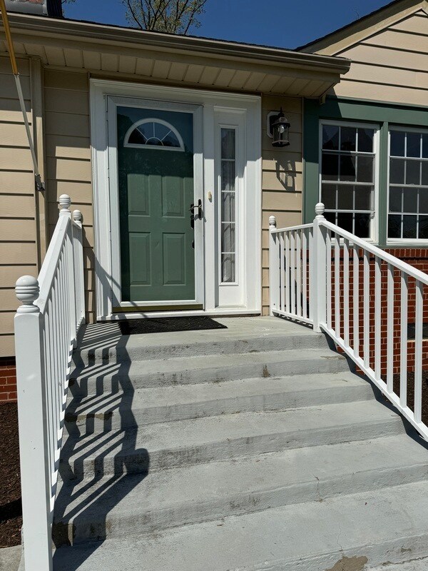 Foto del edificio - 9008 Farmington Dr