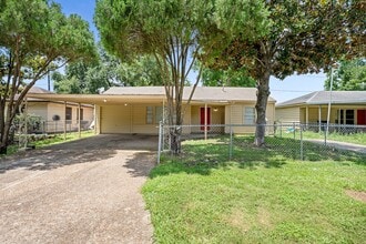 Building Photo - 5511 Shamrock St