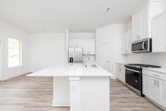 Building Photo - 2856 S Zinc Ave
