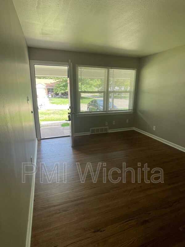 Foto del edificio - 2173 S Old Manor Rd