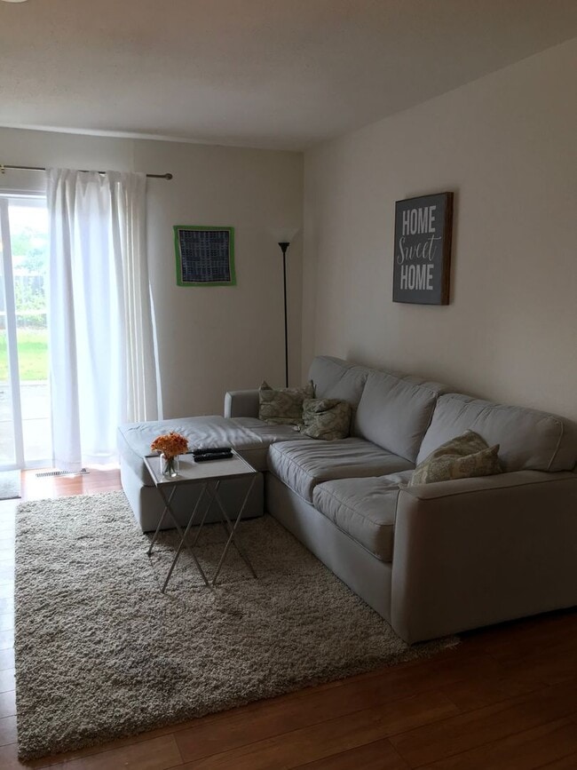 Foto del edificio - ~ Super Cute A Section House in Rohnert Pa...