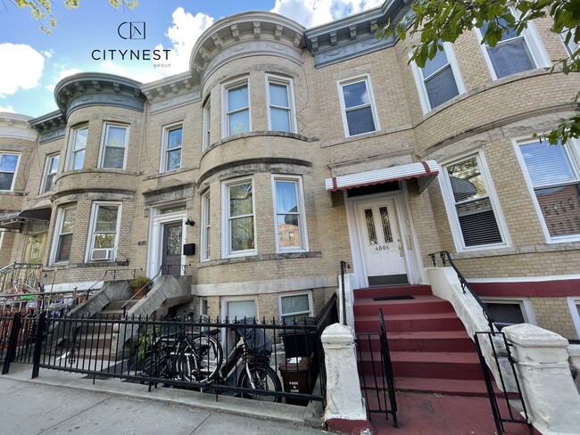 Foto del edificio - 4006 6th Ave