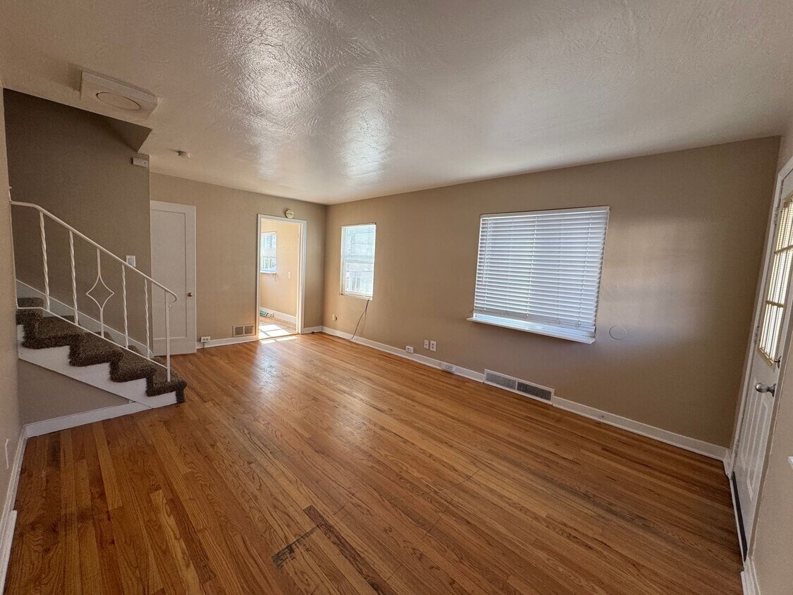 Primary Photo - 11th Street Duplex