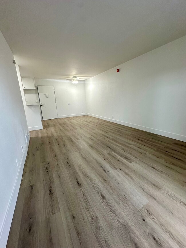 Building Photo - 18414 Collins St