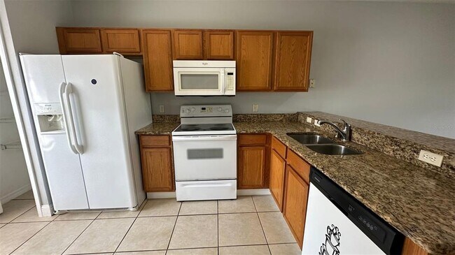 Foto del edificio - 323 Wilton Cir