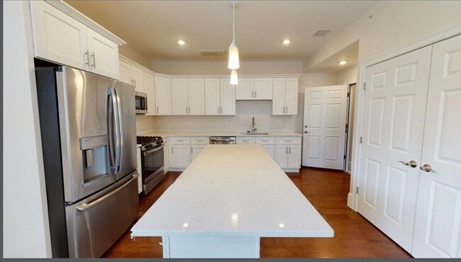 Foto del edificio - 37 Walnut Pl