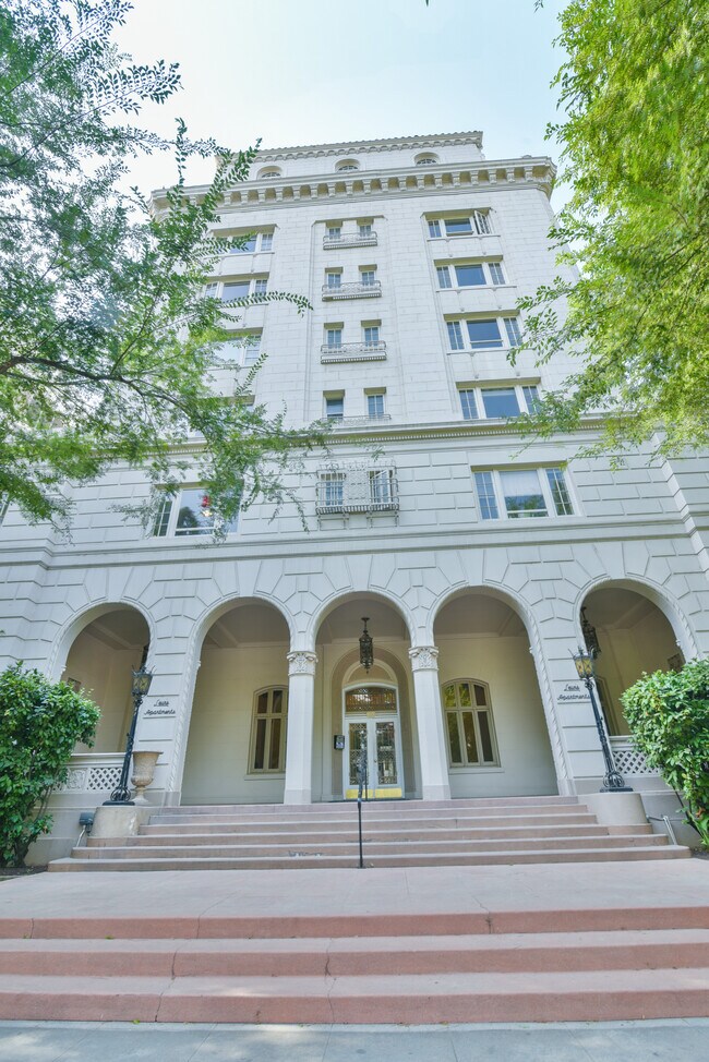 Building Photo - 1100 N St