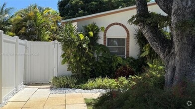 Building Photo - 7804 SW 129th Ct