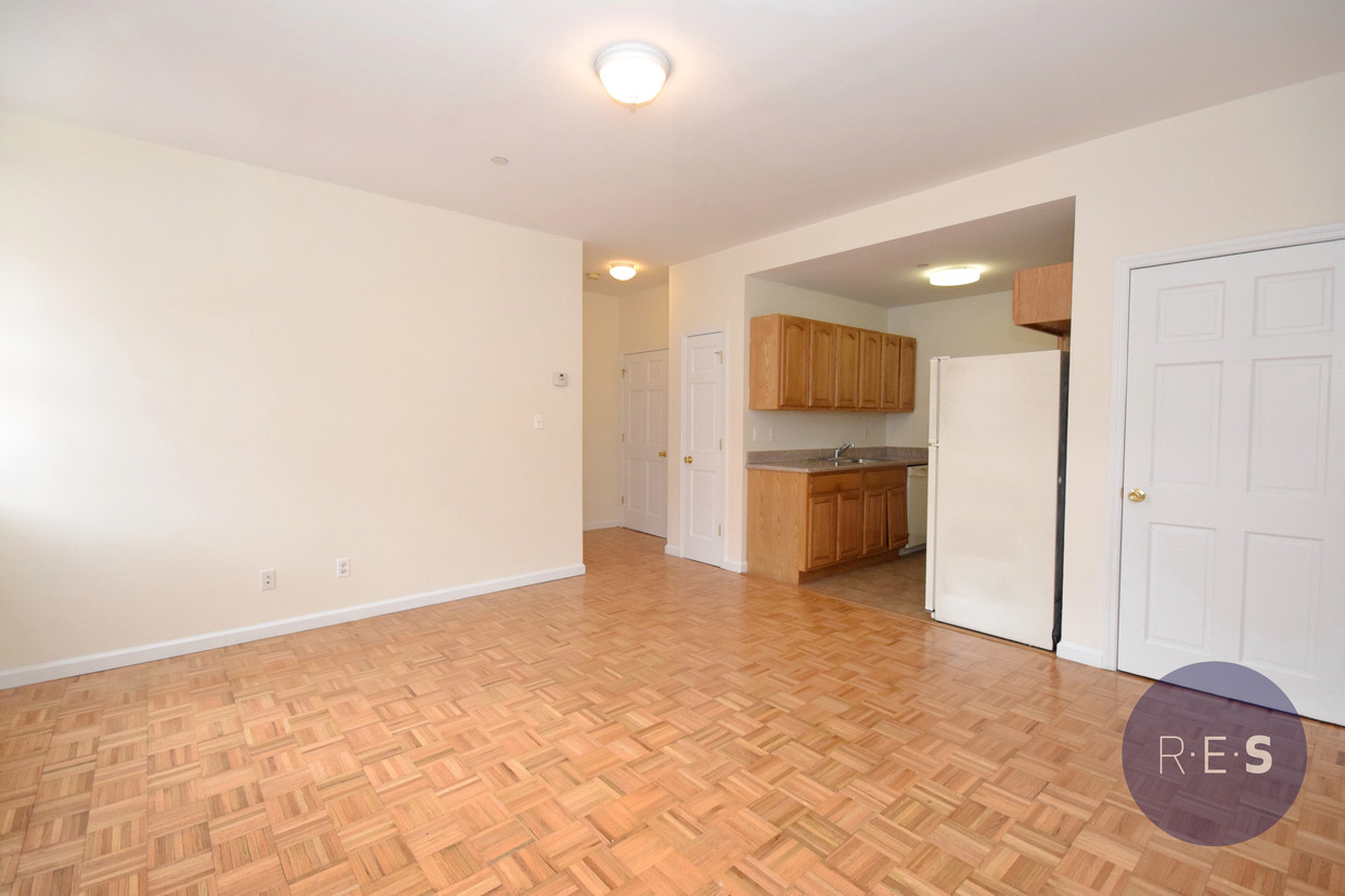 Primary Photo - 428 Hicks St