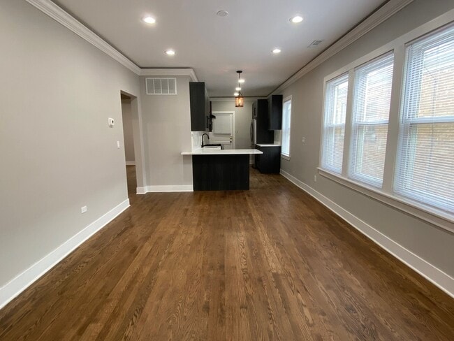 Building Photo - 6141 N Meade Ave