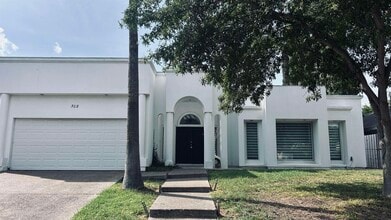 Building Photo - 308 Cambridge Loop